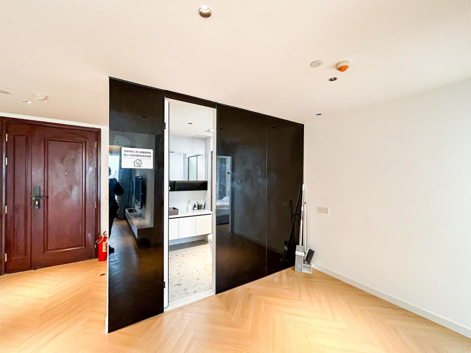 Apartment Book And Bed - Sml Center