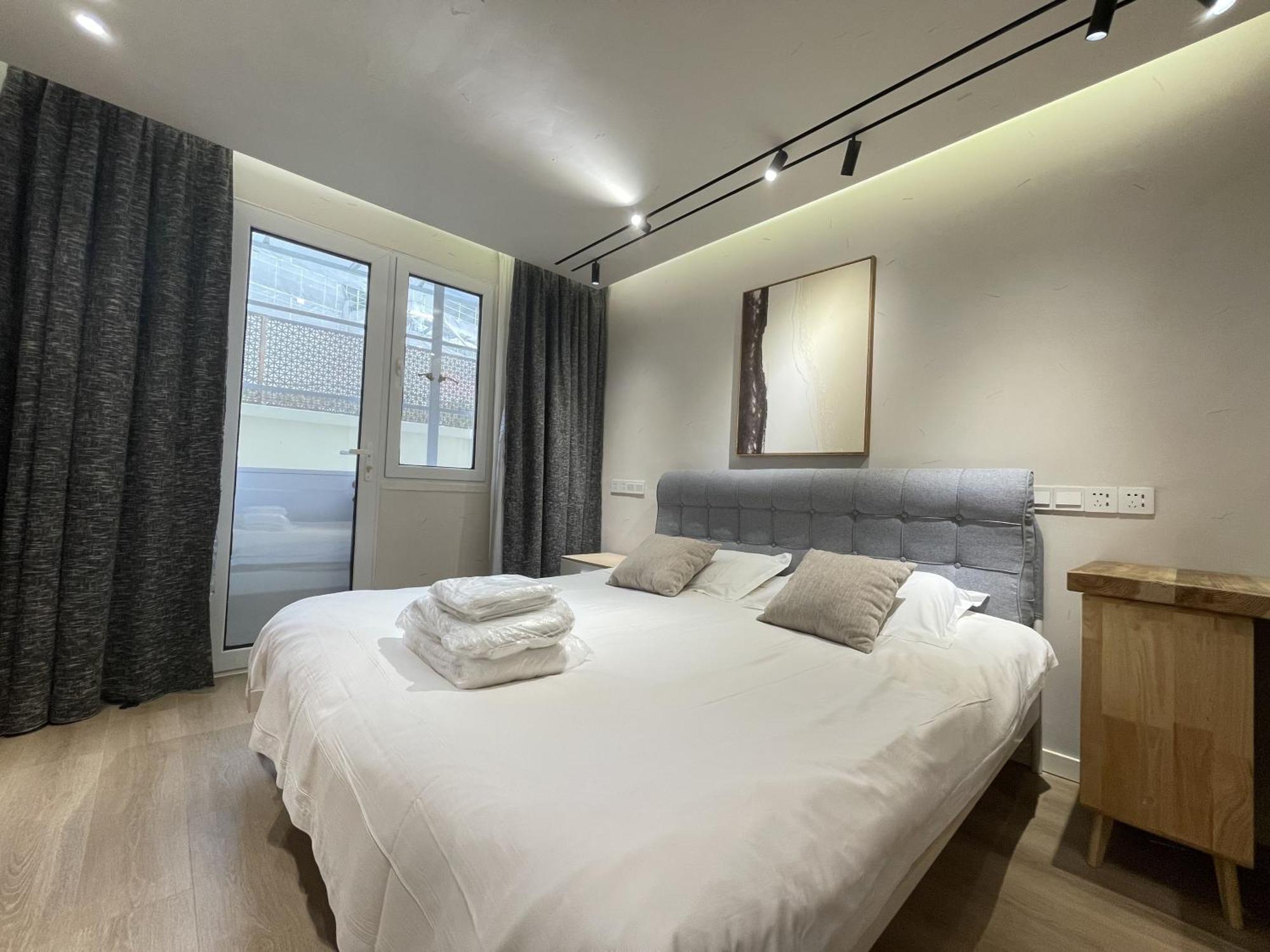 Apartment Book And Bed - Sml Center Shanghai