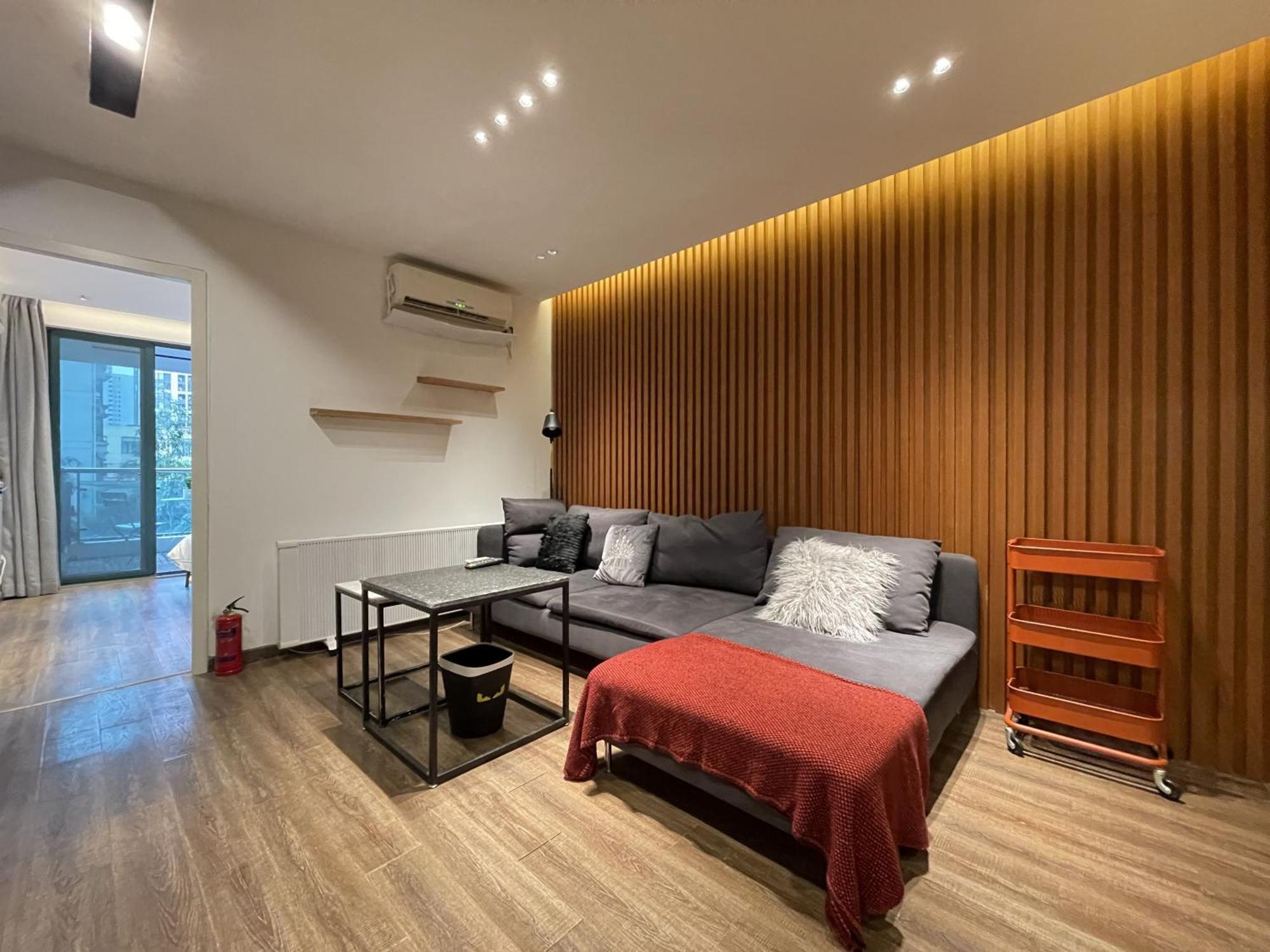Apartment Book And Bed - Sml Center