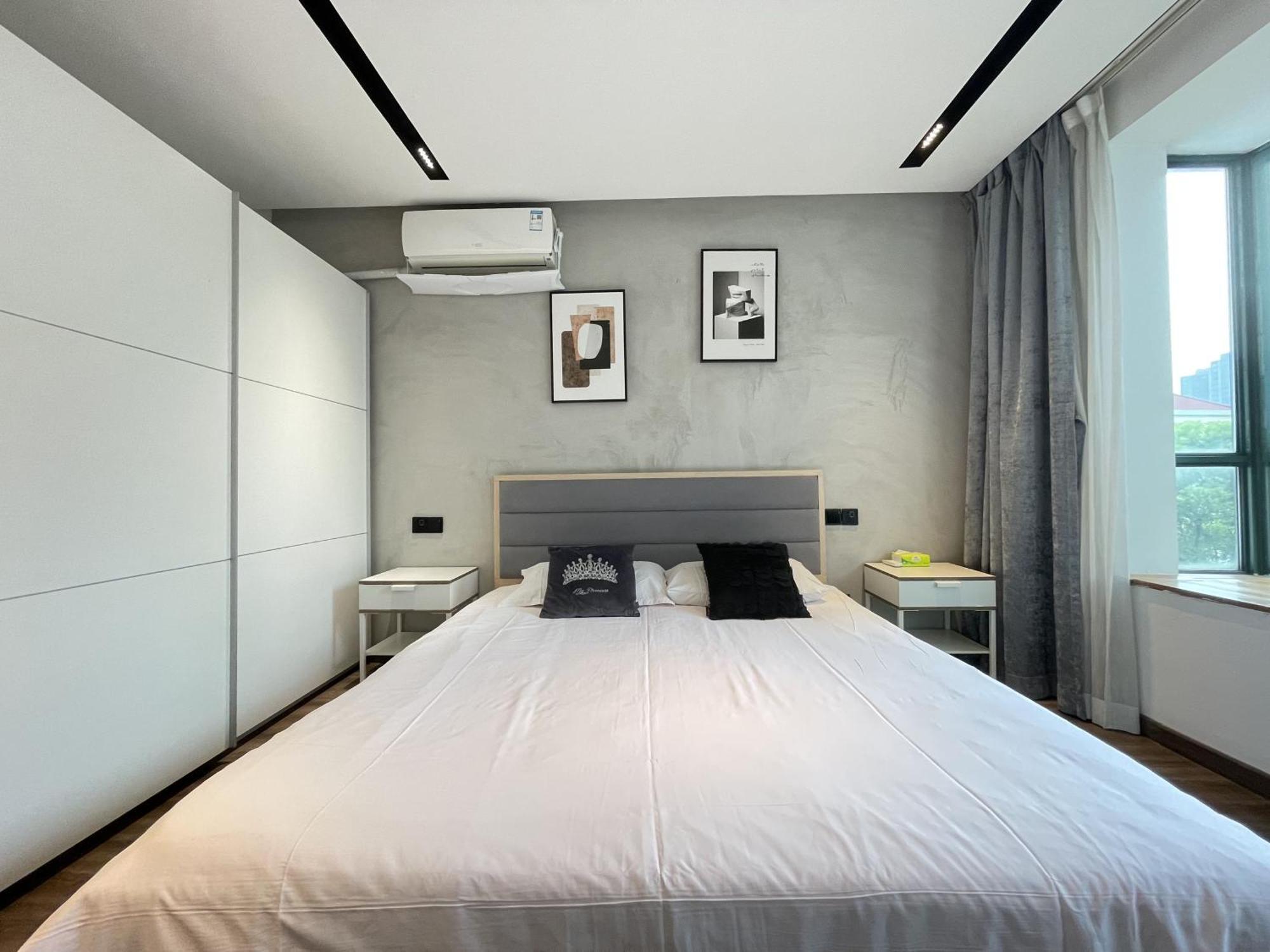 Book And Bed - Sml Center *