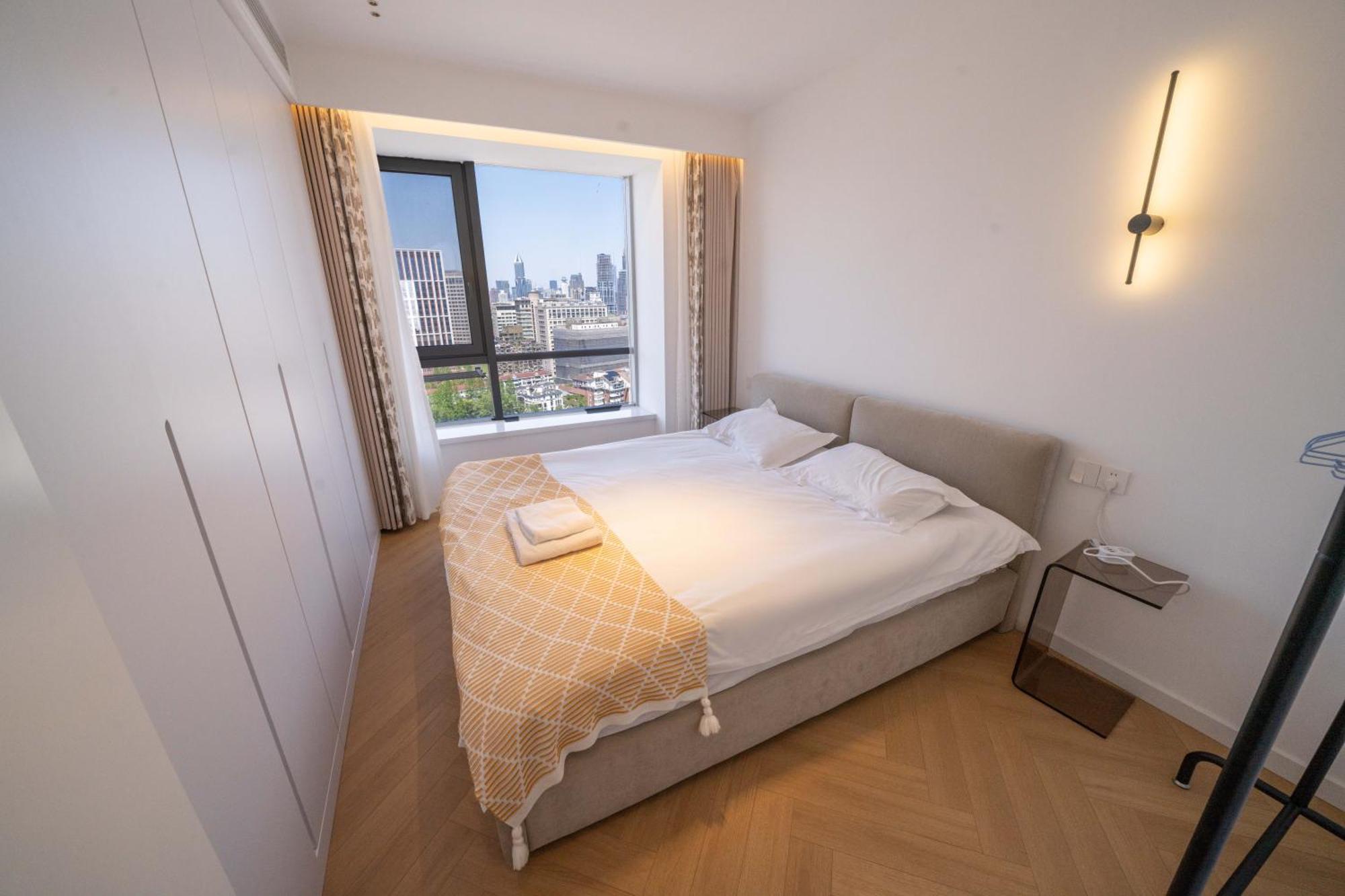 Apartment Book And Bed - Sml Center