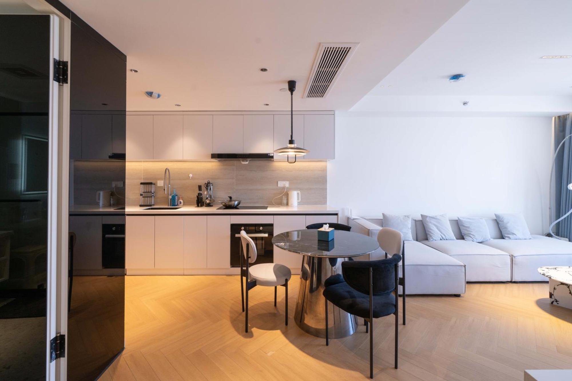 Apartment Book And Bed - Sml Center