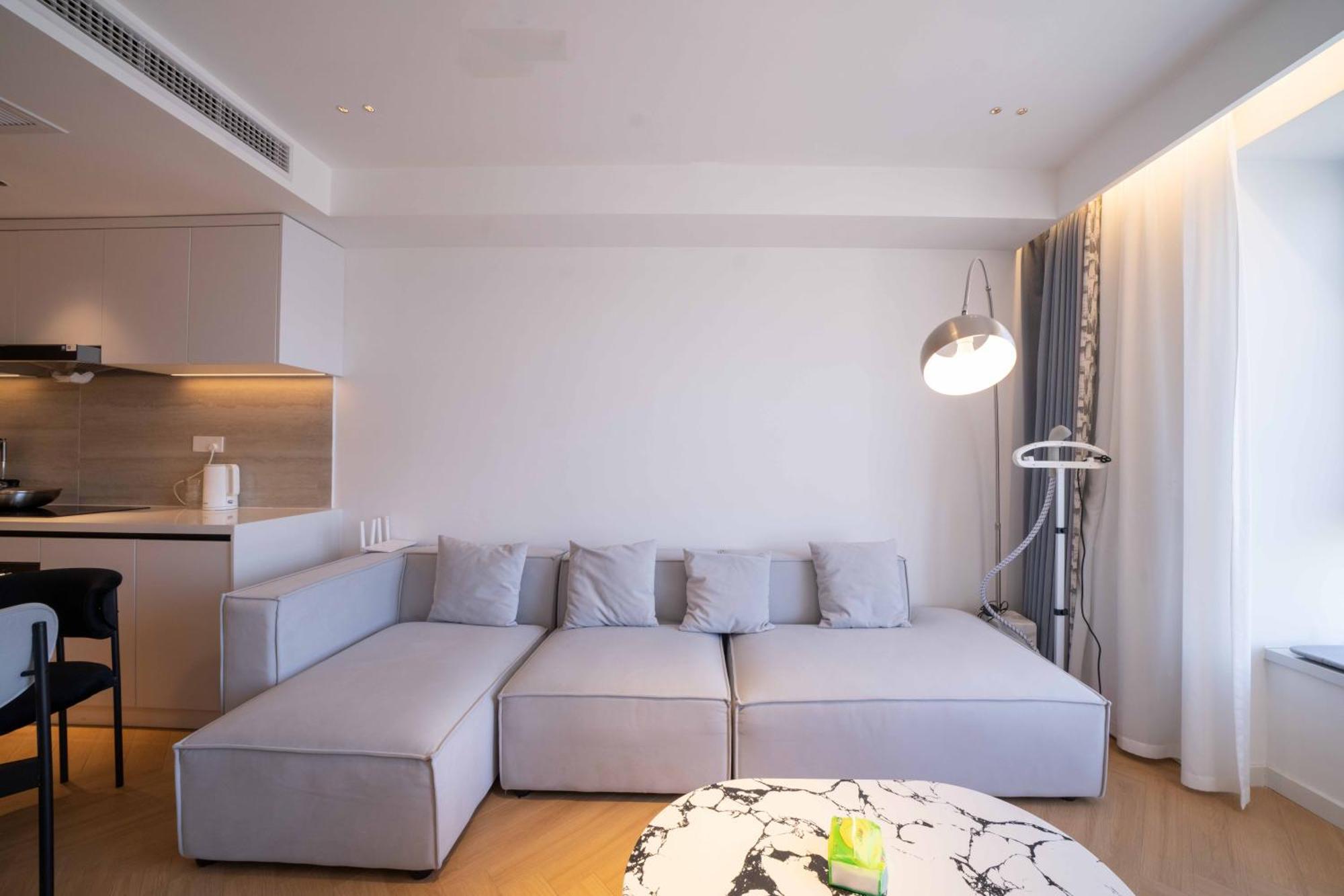 Apartment Book And Bed - Sml Center