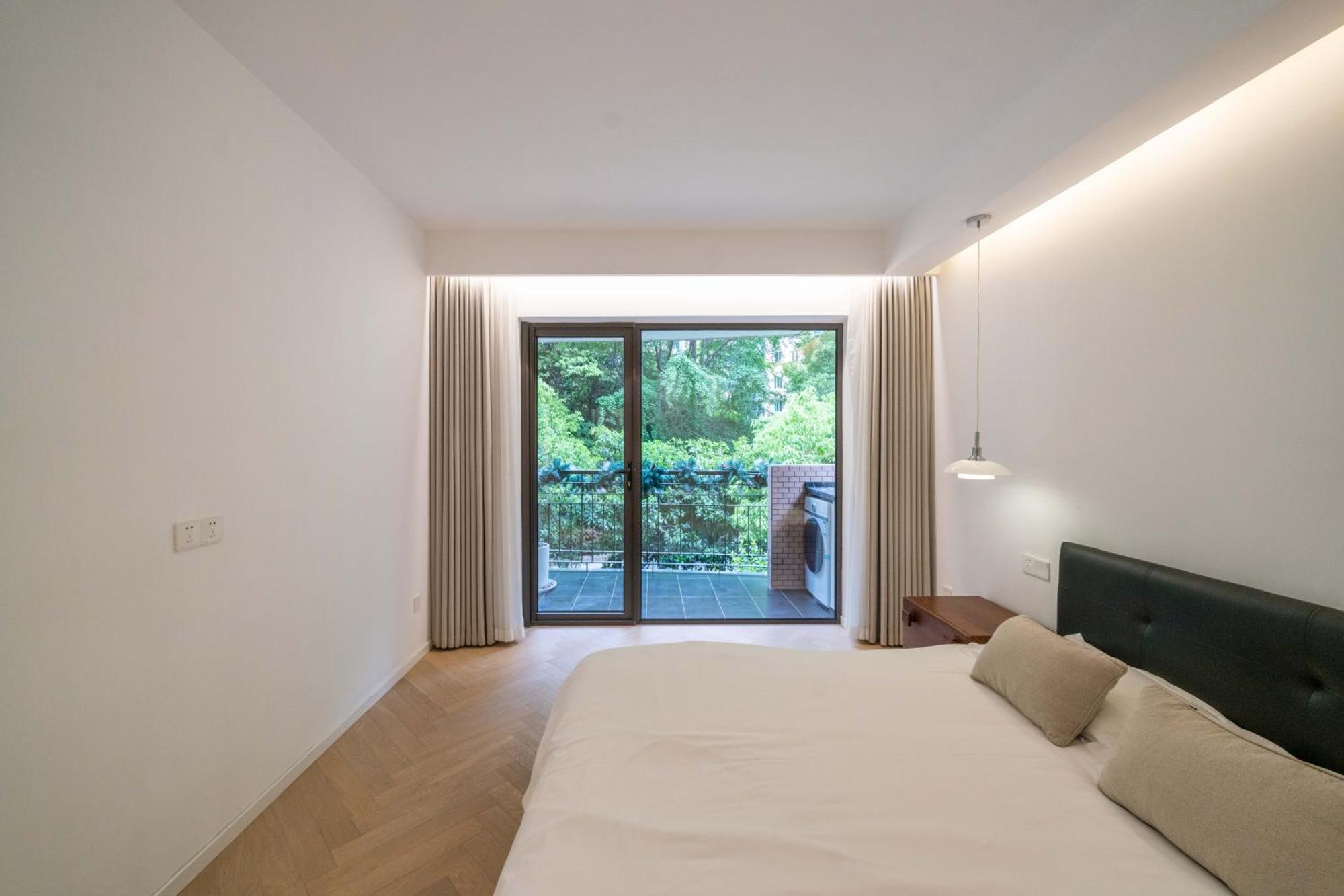 Book And Bed - Sml Center Shanghai