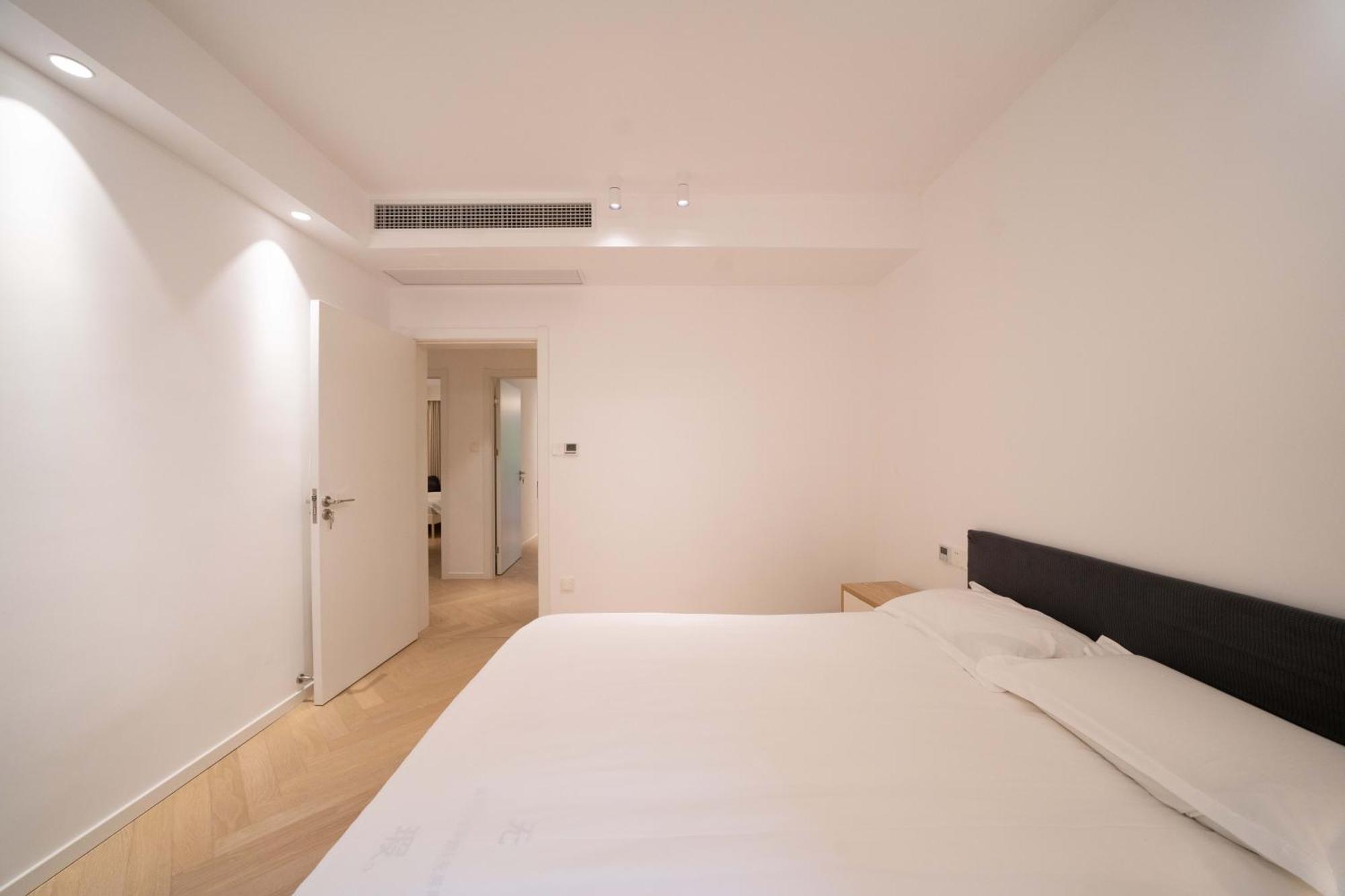 Apartment Book And Bed - Sml Center