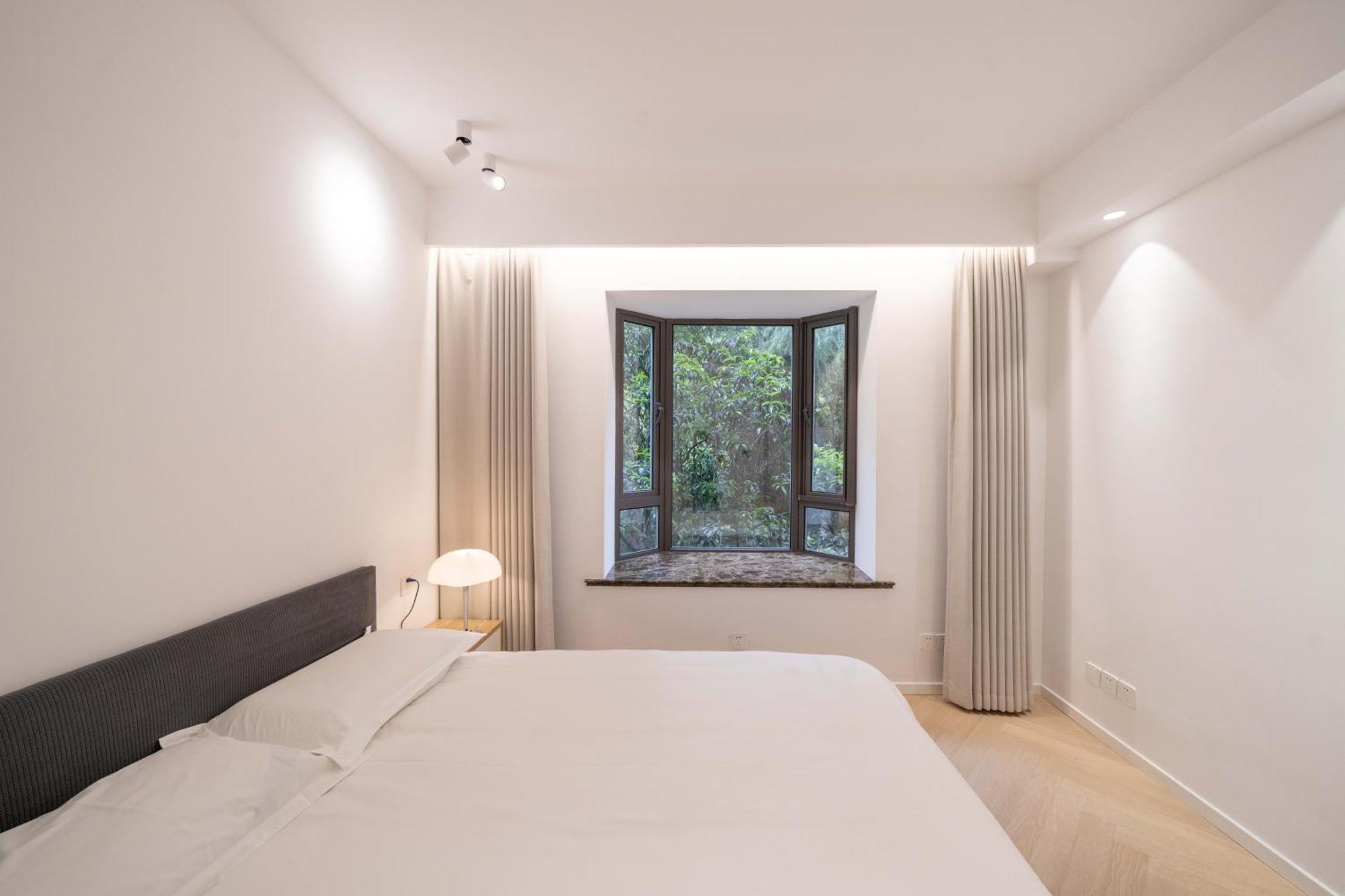 Book And Bed - Sml Center *
